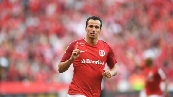 Leandro Damião nos tempos em que defendia as cores do Internacional (foto: Ricardo Duarte/Internacional)