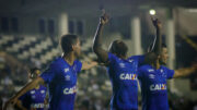 Thiago Neves, Sassá e Arrascaeta em jogo com a camisa do Cruzeiro (foto: Vinnicius Silva/Cruzeiro)