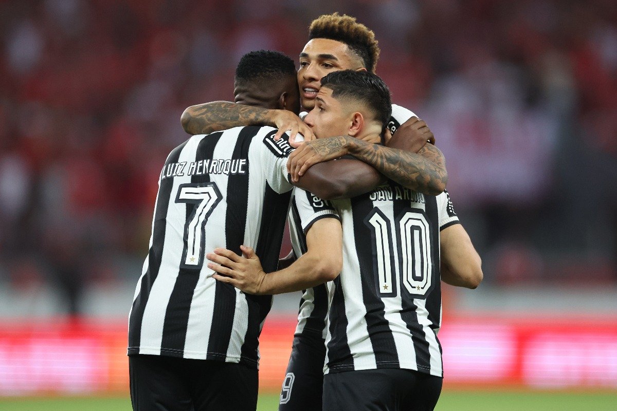 Jogadores do Botafogo comemoram gol (foto: Vitor Silva/Botafogo)