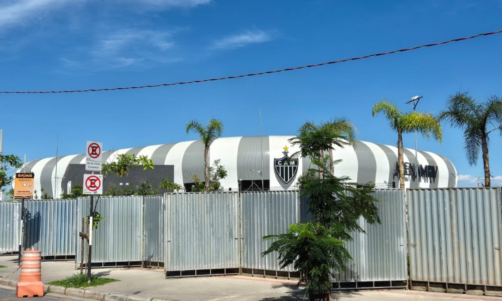 Arena MRV está cercada por tapumes (foto: Jair Amaral/EM/DA.Press)