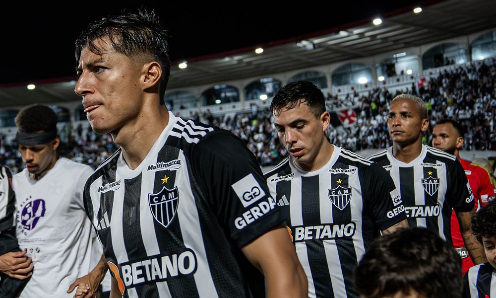 Jogadores do Atlético na entrada de campo antes de jogo contra o Vasco em São Januário, pelo Brasileiro (foto: Pedro Souza/Atlético)
