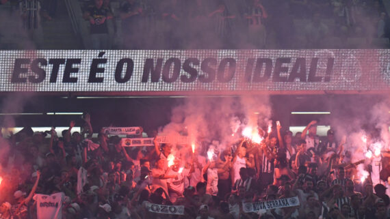 Torcida do Atlético na Arena MRV (foto: Alexandre Guzanshe/EM/D.A Press)