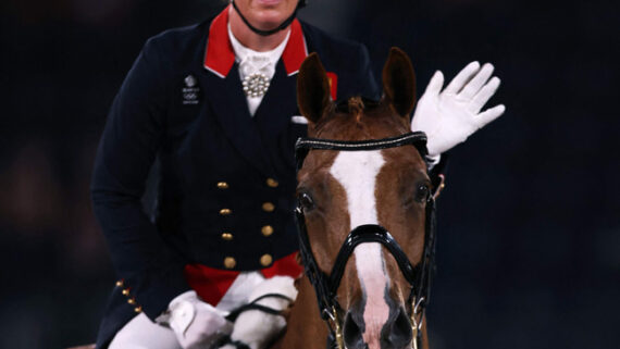 Charlotte Dujardin foi medalha de ouro nas Olimpíadas de 2012, 2016 e 2020 (foto: Behrouz MEHRI / AFP)