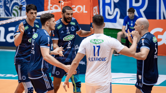 Jogadores de vôlei do Cruzeiro (foto: Agência i7/Cruzeiro)