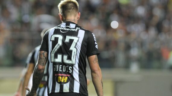 Róger Guedes com a camisa do Atlético (foto: Leandro Couri/EM/D.A Press)