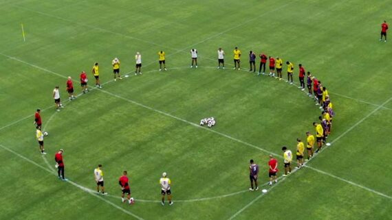 Jogadores do Flamengo em treino no Ninho do Urubu (foto: Marcelo Cortes/Flamengo)