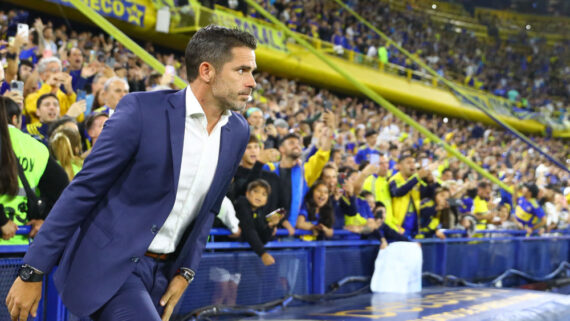 Fernando Gago, técnico do Boca Juniors, em La Bombonera (foto: Alejandro Pagni/AFP)