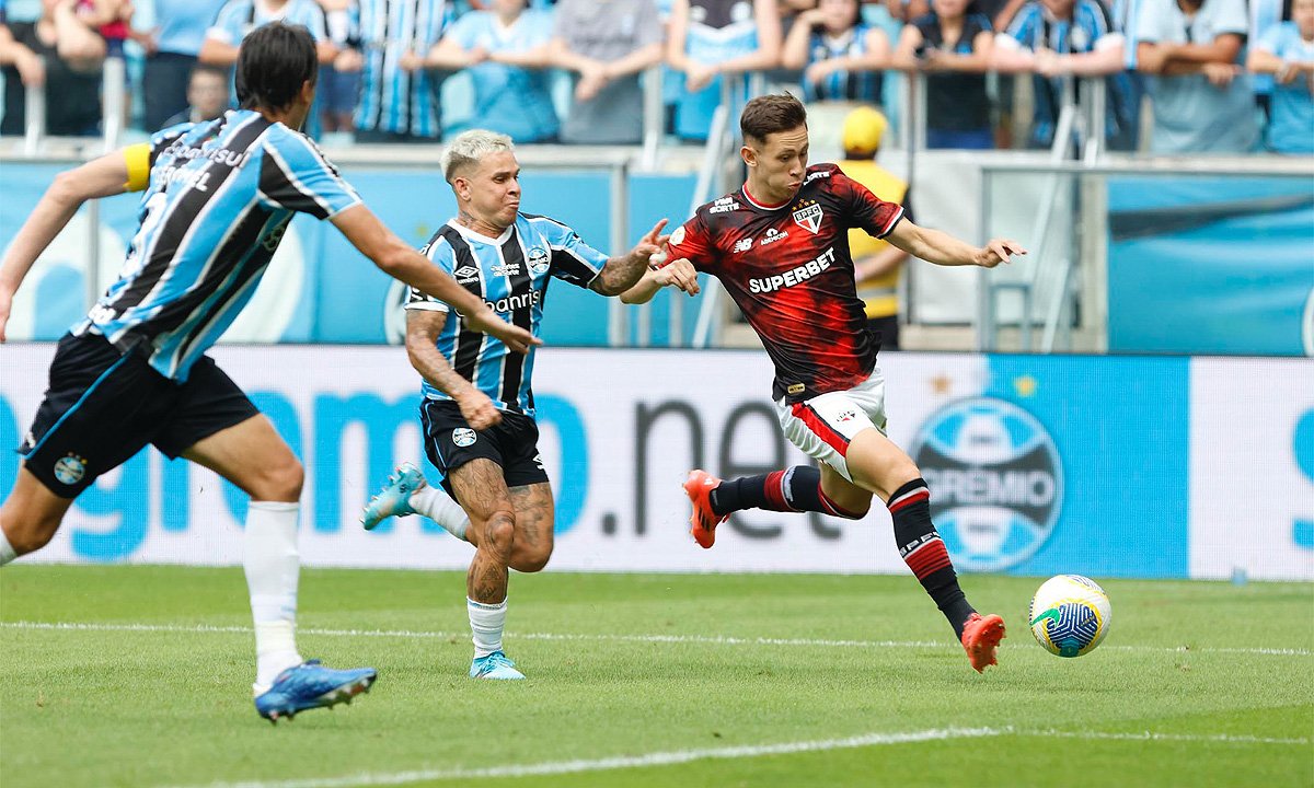 Grêmio e São Paulo se enfrentaram pela 36ª rodada do Brasileiro (foto: Rubens Chiri/Saopaulofc.net)
