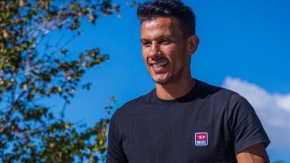 Henrique, ídolo do Cruzeiro, sorrindo (foto: Reprodução/Instagram Henrique)