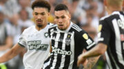 Paulinho, atacante do Atlético, em ação na final da Libertadores (foto: Alexandre Guzanshe/EM/D.A Press)