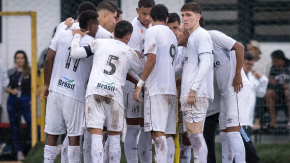 Time sub-20 do Santos (foto: Bruno Vaz / Santos FC)