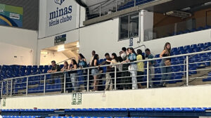 Torcida do Suzano ficou 'retida' na Arena UniBH - Crédito: 