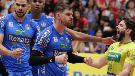 Bruninho, levantador do Campinas, celebrando ponto na Superliga (foto: Karen Fontes/Campinas)