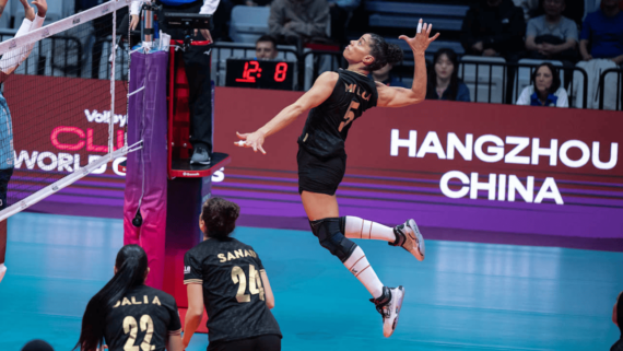 Milca, ponteira do Zamalek, em movimento de ataque, contra o Minas, pelo Mundial de Clubes (foto: Divulgação/FIVB)