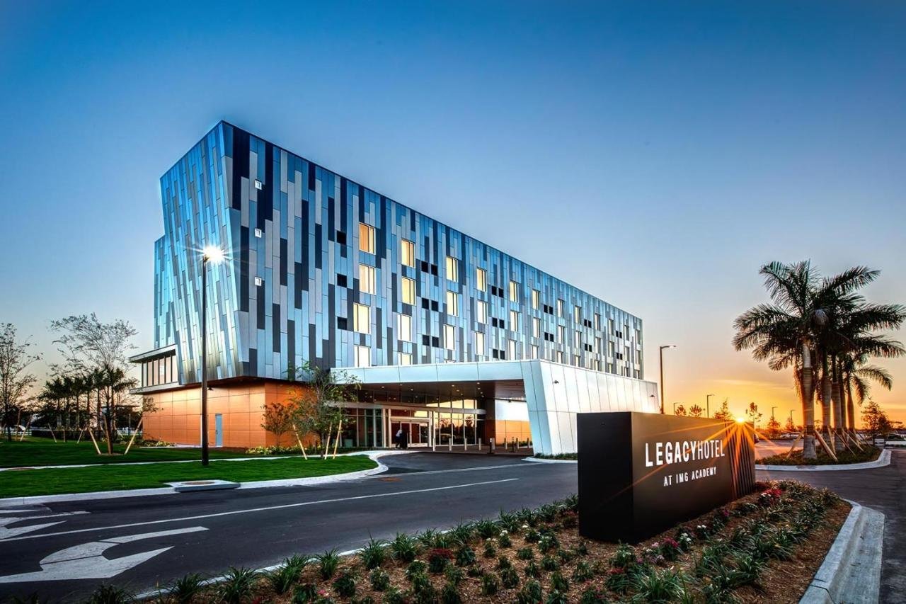 Fachada do Legacy Hotel, onde o Cruzeiro está hospedado (foto: Divulgação / IMG Academy)