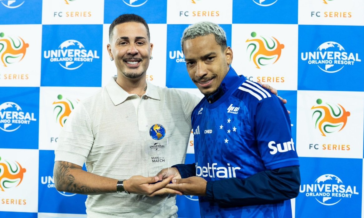 Matheus Pereira com o influencer Carlinhos Maia (foto: Reprodução)