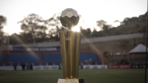 Troféu do Módulo 2 do Mineiro (foto: Cris Mattos/FMF)