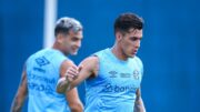 Cristaldo e Pavón em treino pelo Grêmio (foto: LUCAS UEBEL/GREMIO FBPA)