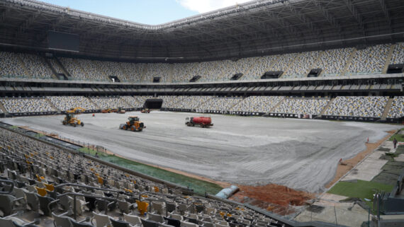 Situação atual do processo de troca do gramado da Arena MRV (foto: Divulgação/Atlético)