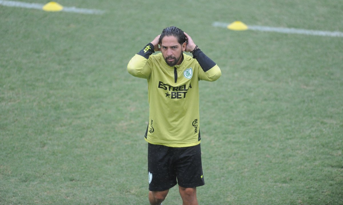 Benítez em treino do América (foto: Alexandre Guzanshe/EM/D.A. Press)