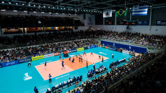 Arena UniBH durante jogo do time feminino de vôlei do Minas Tênis Clube (foto: Hedgard Moraes/Minas Tênis Clube)