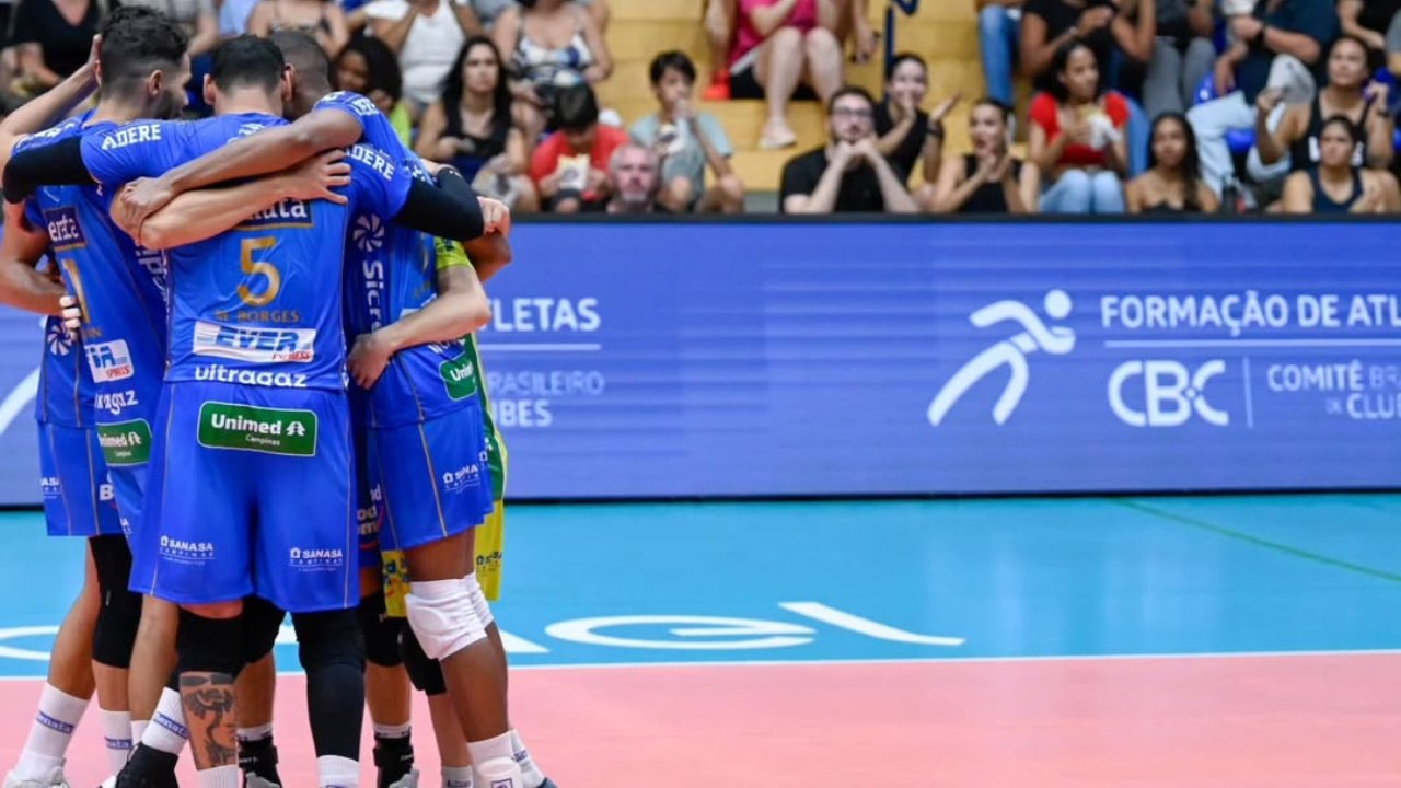 Time do Campinas em quadra diante do Suzano pela Superliga Feminina de Vôlei (foto: Pedro Teixeira/Vôlei Renata)