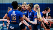 Jogadoras do Minas no duelo com Mackenzie pela Superliga Feminina de Vôlei (foto: Hedgard Moraes/Minas Tênis Clube)