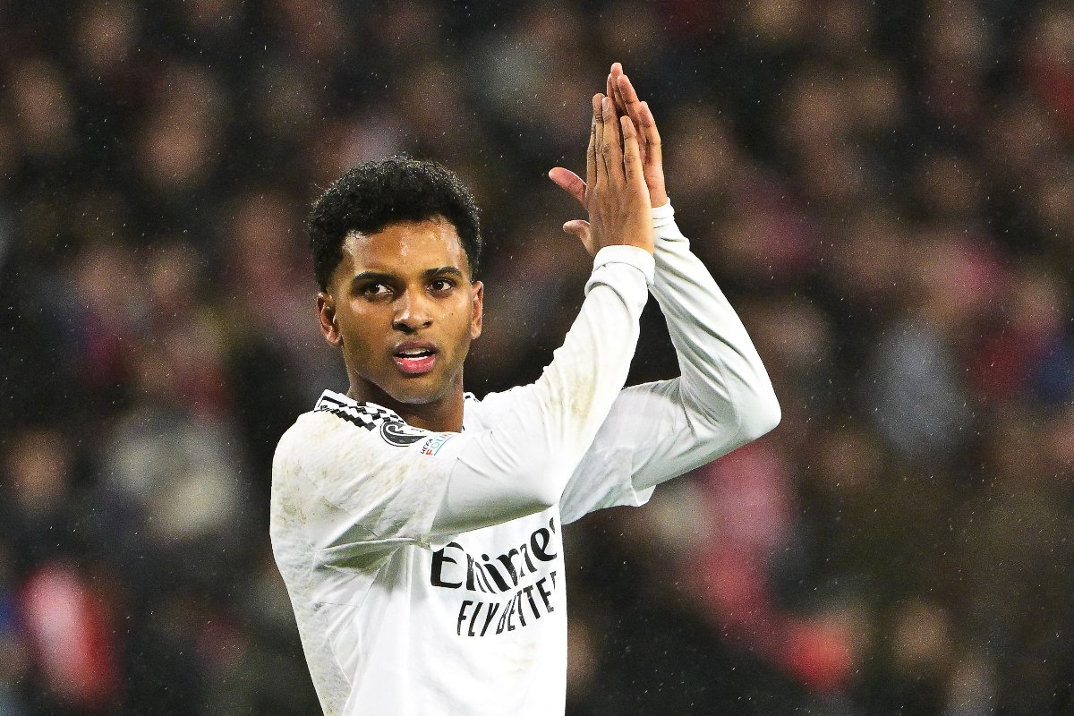 Rodrygo em campo pelo Real Madrid (foto: Damien MEYER / AFP)
