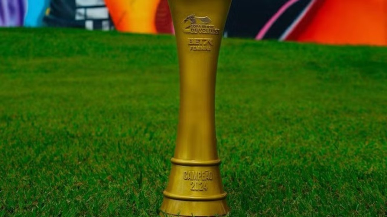 Taça da Copa Brasil Feminina de Vôlei (foto: Praia Clube/Divulgação)