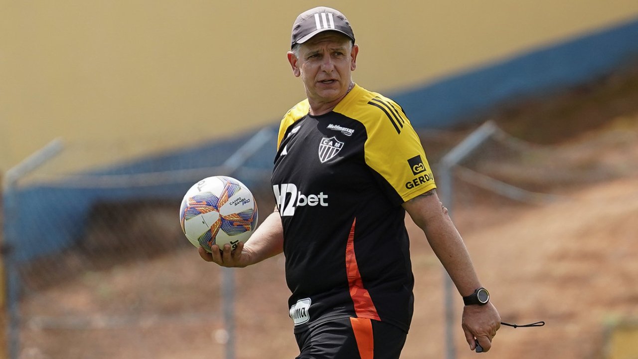 Guilherme Della Déa, técnico do time sub-20 do Atlético (foto: Daniela Veiga)