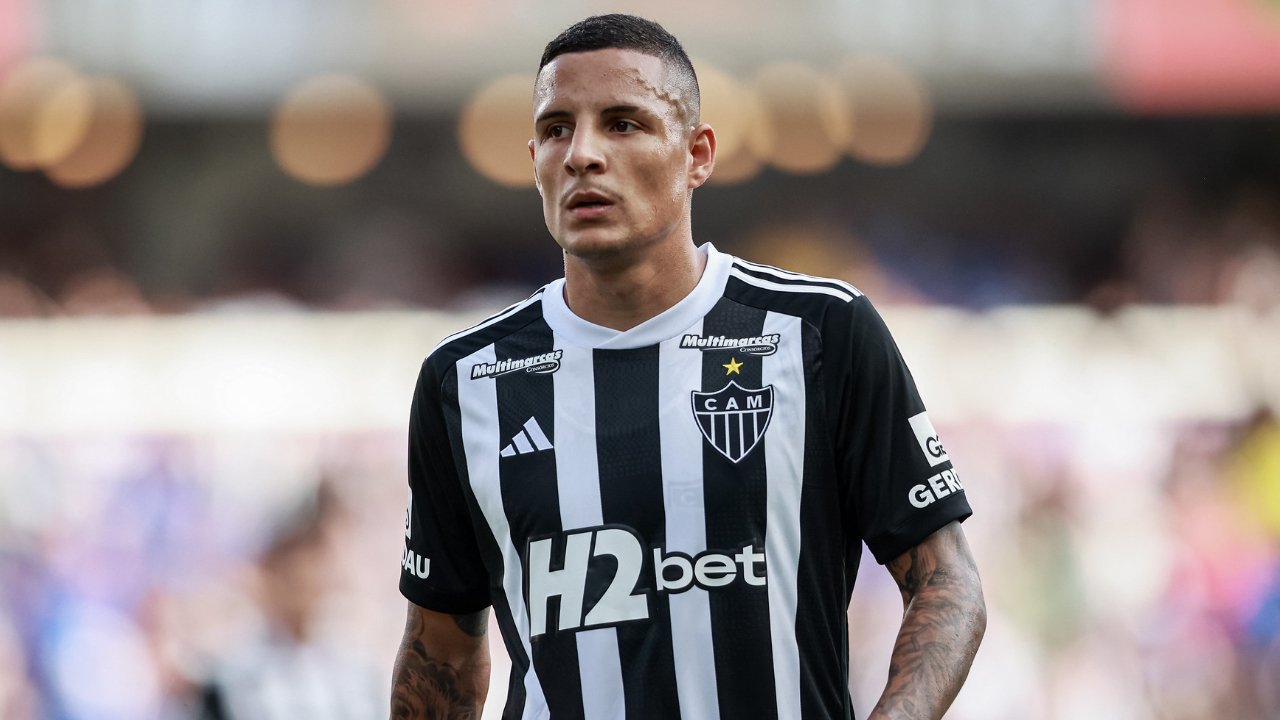 Guilherme Arana em clássico entre Atlético x Cruzeiro nos Estados Unidos (foto: Pedro Souza / Atlético)