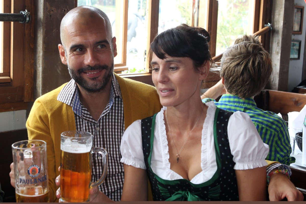 Pep Guardiola e Cristina Serra (foto: AFP PHOTO / FC BAYERN MUNICH / GETTY IMAGES / ALEXANDRA BEIER - 05/10/2014)