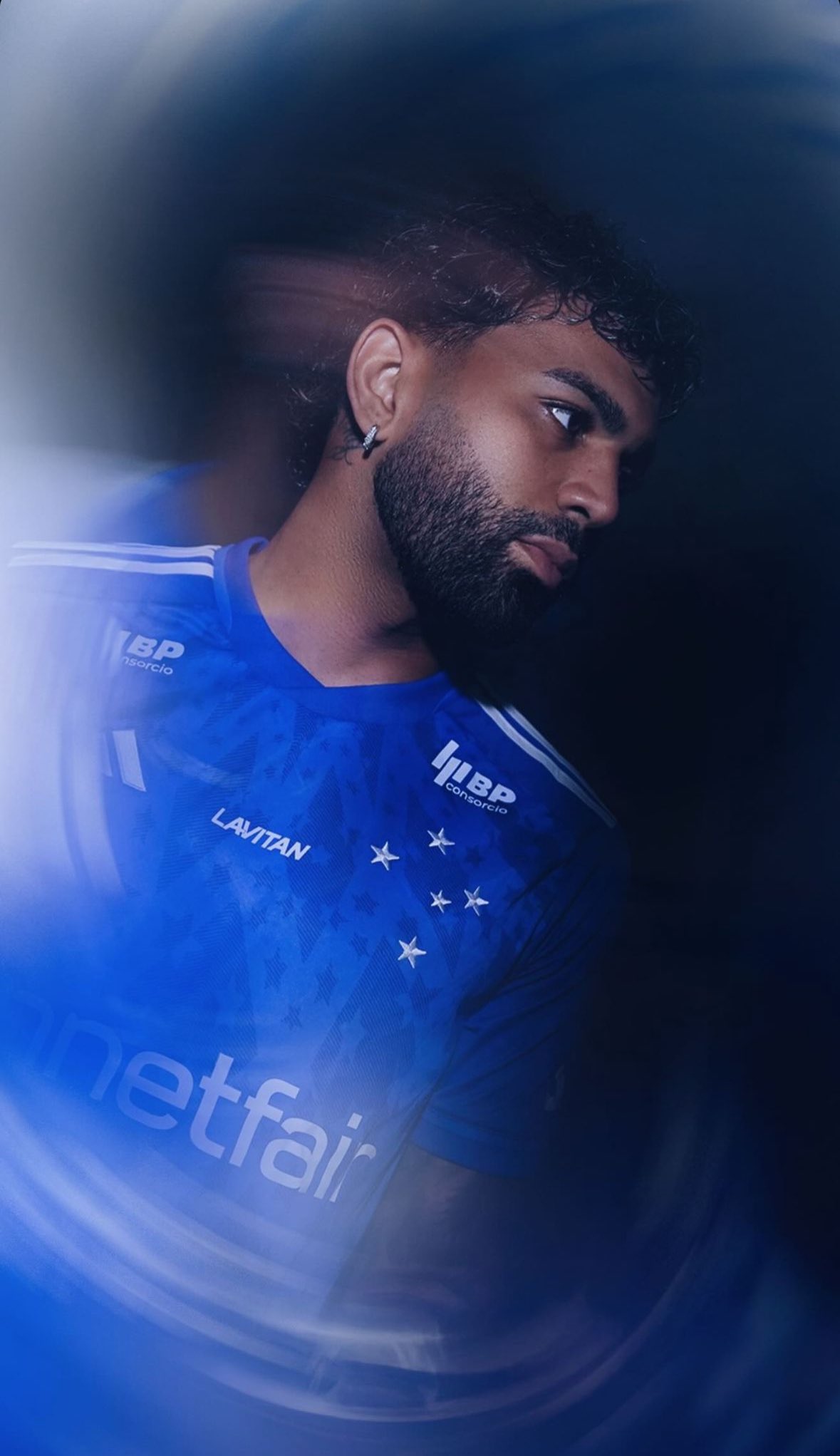 Gabigol com a camisa do Cruzeiro