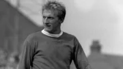 Denis Law, lenda do Manchester United (foto: Foto/Divulgação X @ManUtd)