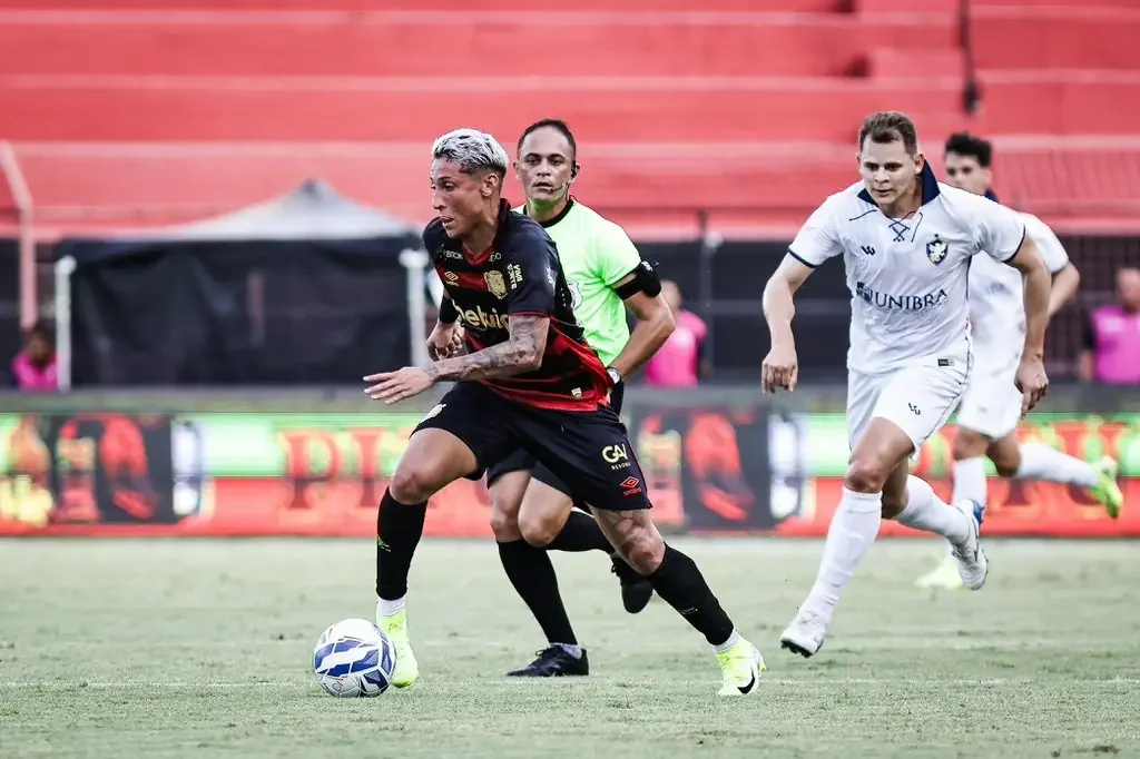 Jogo entre Sport e Retrô (foto: Divulgação / Sport)