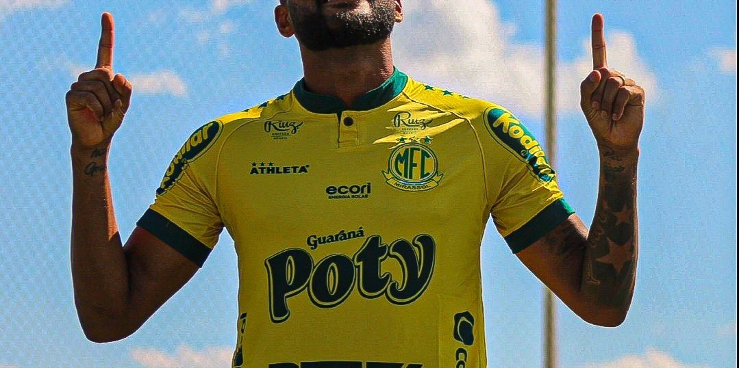 Reinaldo com a camisa do Mirassol (foto: Reprodução/Mirassol)