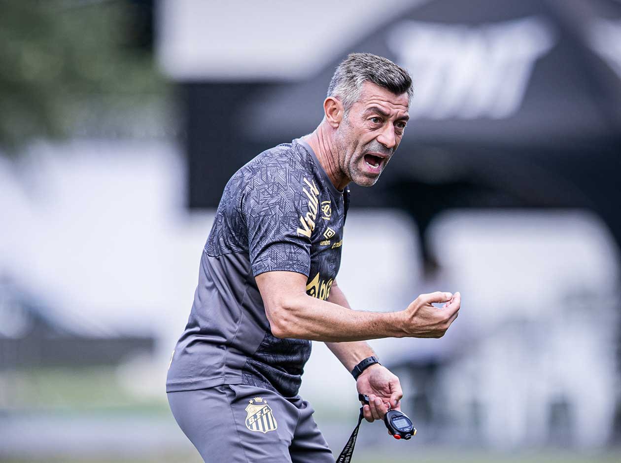 Pedro Caixinha, ex-técnico do Santos (foto: Divulgação/ Santos FC)