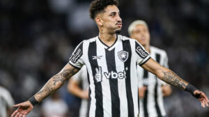 Kauê foi o destaque do Botafogo na primeira vitória no Carioca de 2025 - Crédito: 