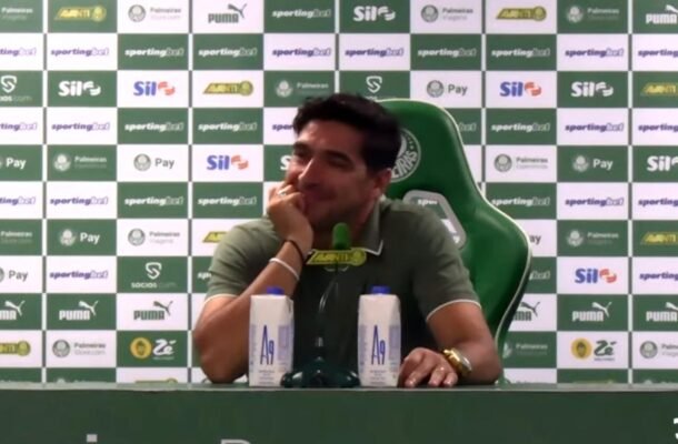 Abel Ferreira concedeu entrevista coletiva (foto: Reprodução/TV Palmeiras)