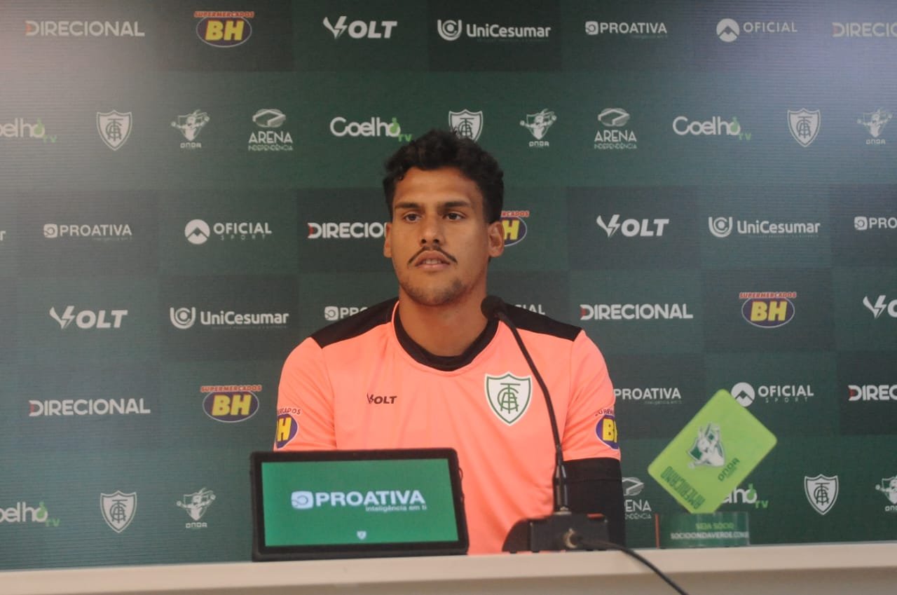 Cria do Atlético, Matheus Mendes foi apresentado pelo América nesta terça-feira (14/1) (foto: Alexandre Guzanshe/EM? DA Press)