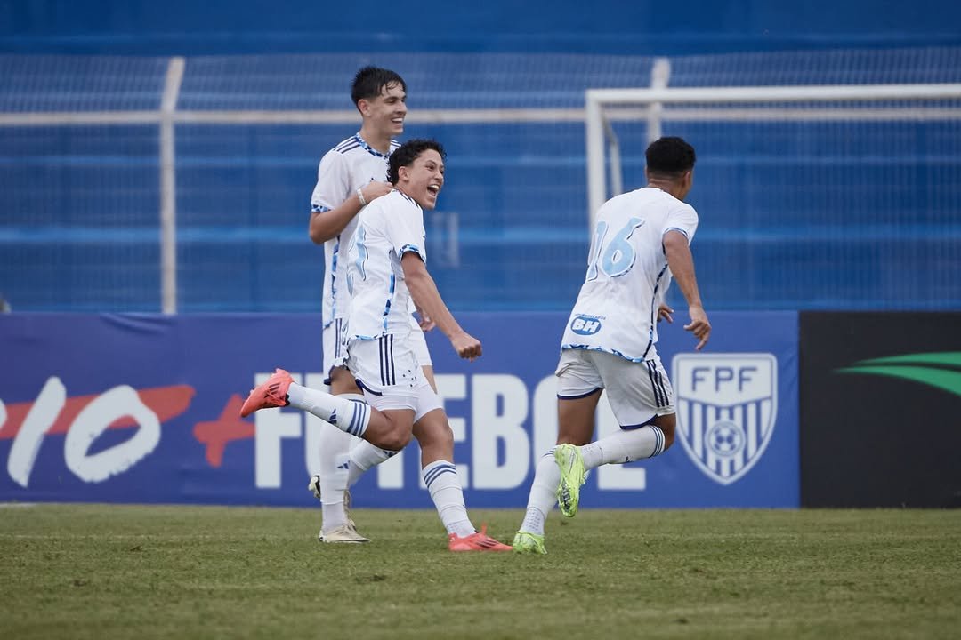 Comemoração primeiro gol do Cruzeiro sobre o Bahia na Copinha (foto: Igor do Vale/Ag. Paulistão)