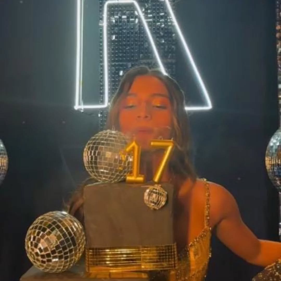 Rayssa Leal sopra vela de aniversário (foto: Reprodução de vídeo/Instagram)