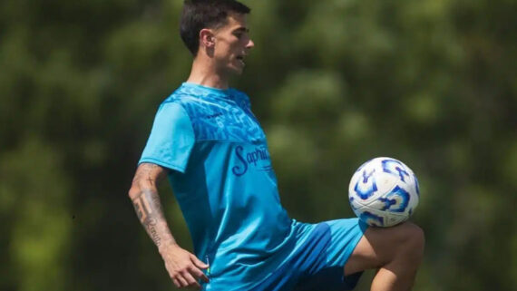 Valentin Gomez em treino do Vélez (foto: Divulgação/Vélez Sarsfield)