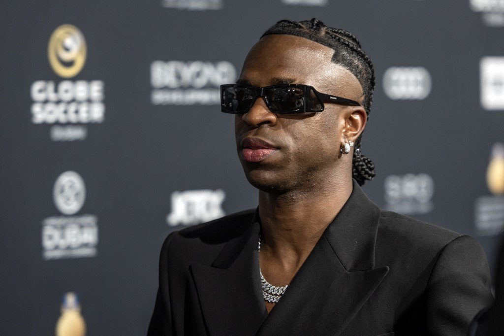 Vinicius Júnior, atacante brasileiro, atualmente no Real Madrid, em premiação de melhor do mundo (foto: Fadel Senna/AFP)