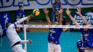 Lance de jogo de vôlei entre Minas e Cruzeiro  - Crédito: 