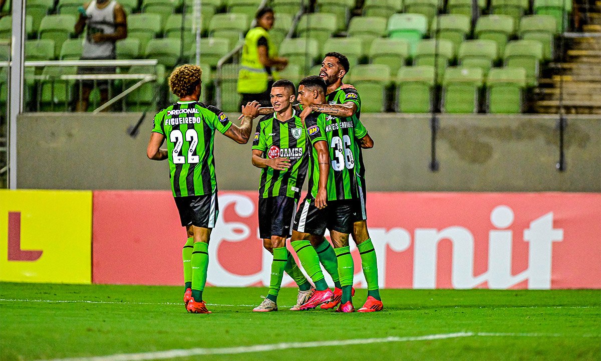 América goleou Pouso Alegre por 7 a 0 (foto: Mourão Panda/América)