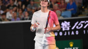 João Fonseca no Australian Open (foto: WILLIAM WEST/AFP)