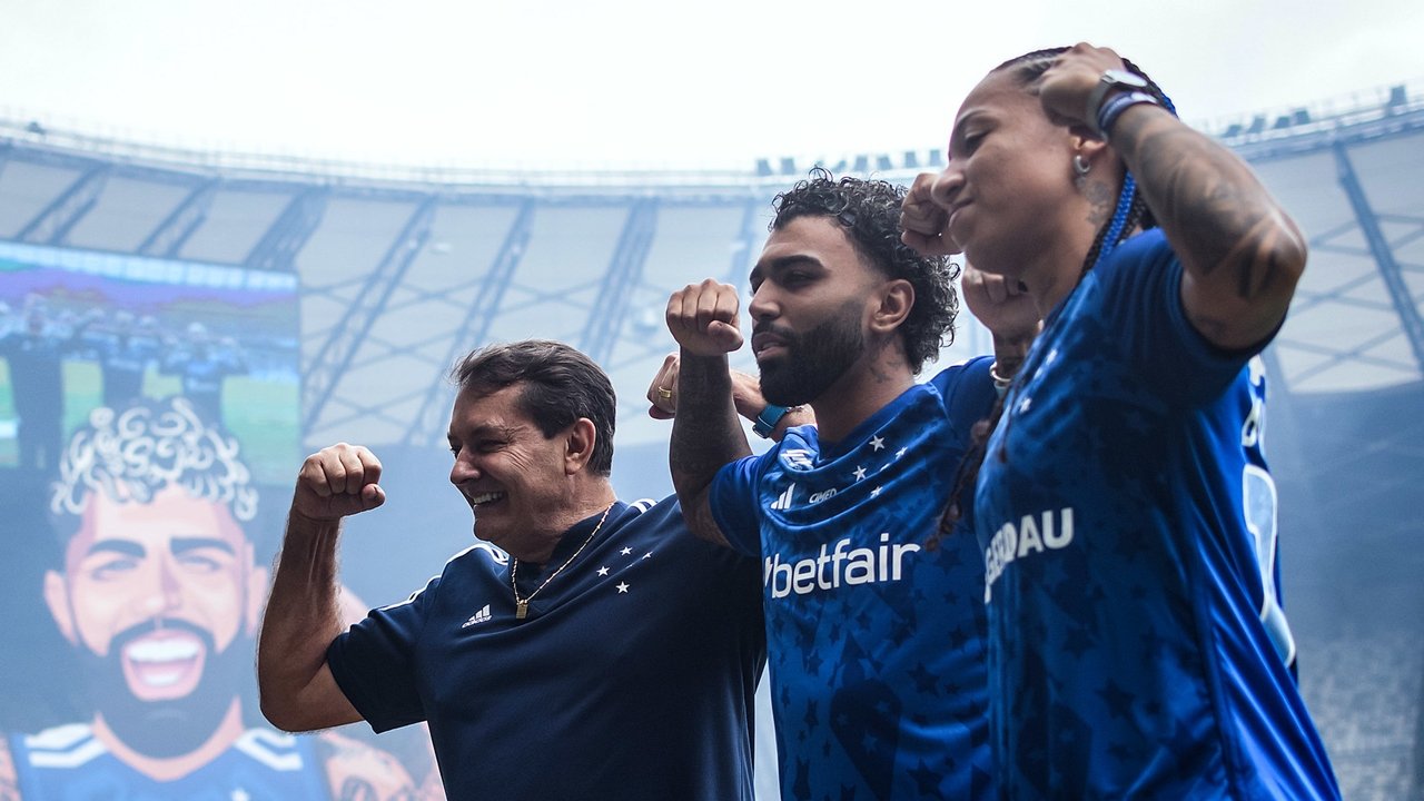 Pedro Lourenço, Gabigol e Baynca Brasil em evento do Cruzeiro no Mineirão (foto: Gustavo Aleixo/Cruzeiro)