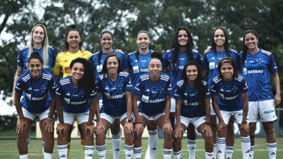 As novas 13 jogadoras do Cruzeiro foram apresentadas na Toca da Raposa 2 (foto: Divulgação/Cruzeiro )