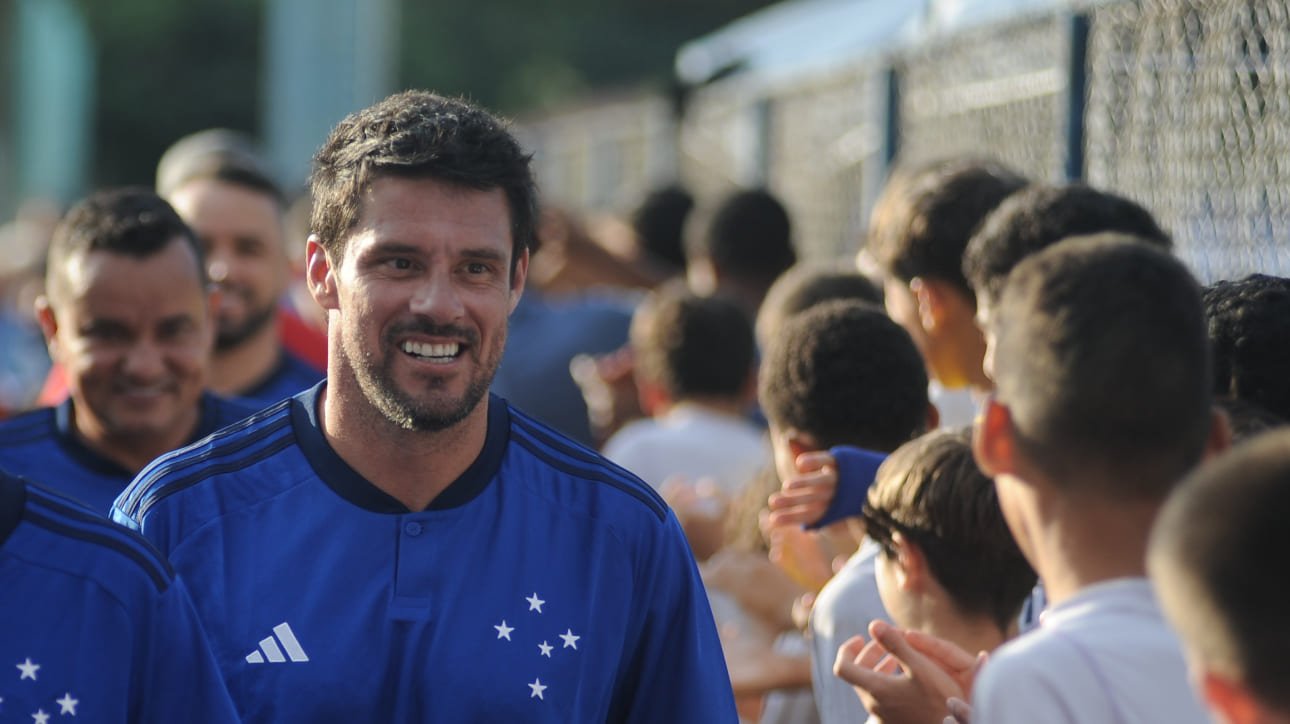 Fabrício, ex-jogador e auxiliar técnico geral da base do Cruzeiro (foto: Alexandre Guzanshe/EM/D.A Press)
